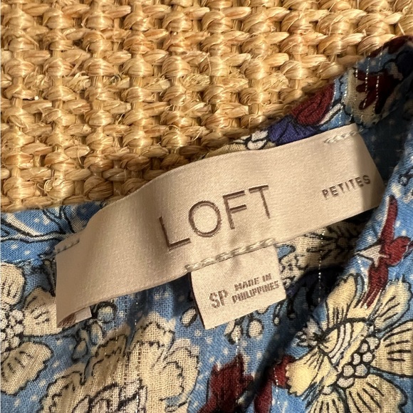 Blue Flower pattern LOFT Blouse - Picture 2 of 5